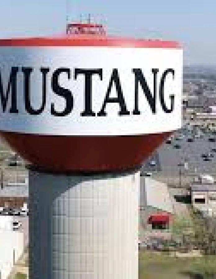 Mustang, Oklahoma water tower
